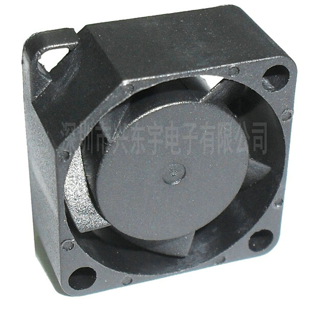 微型橫流風(fēng)扇‘老虎頭上的虱子’四兩撥千斤。